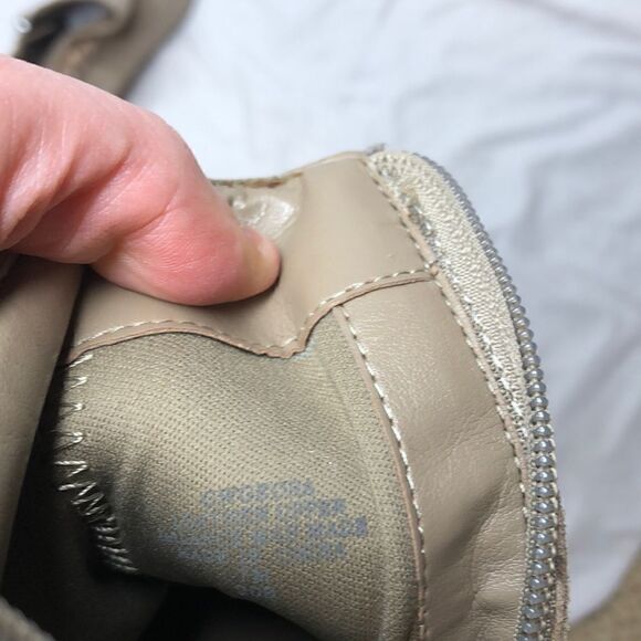 Guess Tan Leather Booties. Size 7. - Picture 13 of 13